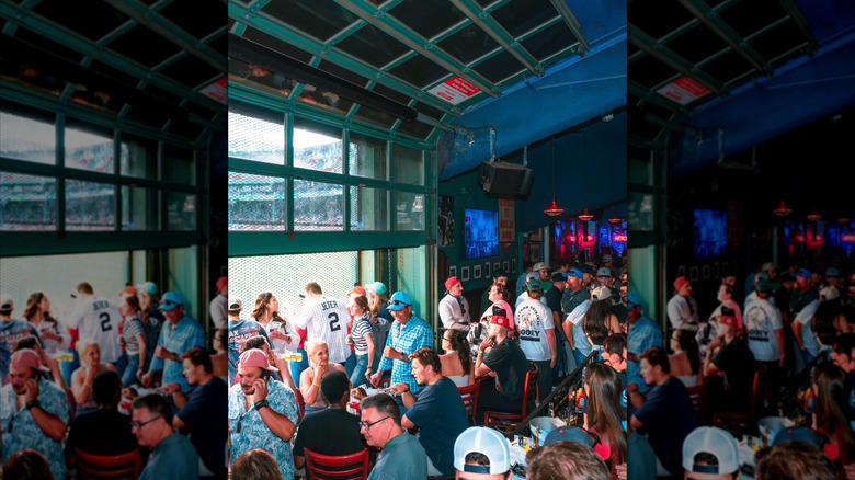 The Fours (Quincy), The Lansdowne (Fenway), Cask 'n Flagon (Fenway), Banners Kitchen & Tap (West End), Bleacher Bar (Fenway-Kenmore), Loretta's Last Call (Fenway-Kenmore), Cunard Tavern (East Boston), Game On! (Fenway), Methodology