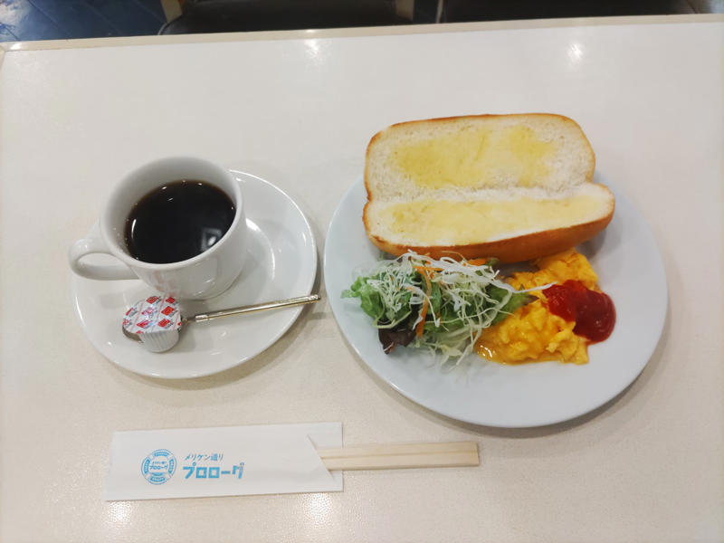 神戸に根付く喫茶店文化を継承, 変わらない味わいのコーヒー, 看板メニューは「白いパンケーキ」, 懐かしの純喫茶メニューも登場