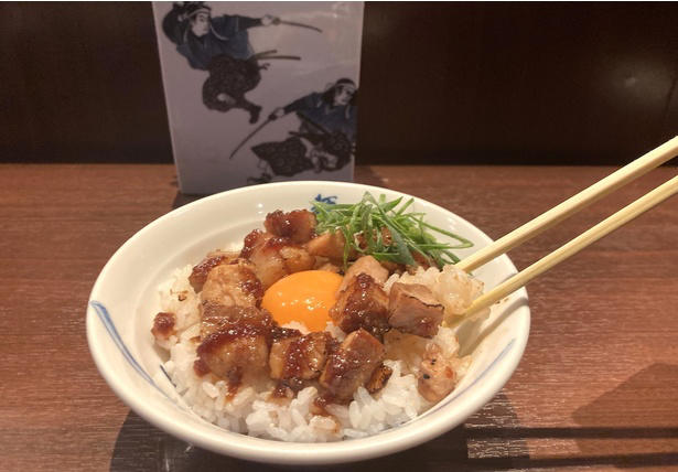 【上野御徒町】熊本ラーメンの代表格！老舗が放つ豚・鶏＆マー油スープと特製“太肉”のご当地麺「桂花ラーメン 御徒町店」, 【本郷三丁目】老舗製麺所自慢の麺はW盛りまで同一価格。「東京油組総本店 本郷三丁目組」で味わう絶品油そば, 【新宿】二刀流スープで人気を博す“武蔵”の総本山！「創始 麺屋武蔵」の濃厚つけ麺は絶品＆コスパ優良, 【若松河田】早稲田エリアで人気の一杯。豚の旨味広がるクリーミー家系「横浜家系ラーメン 違う家」, 【六本木】長年愛される創業半世紀越えの老舗「香妃園」。六本木のシメも担う「特製とり煮込みそば」を堪能