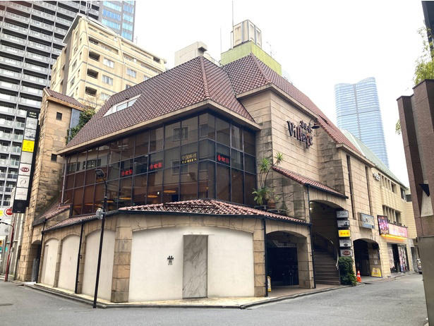 【上野御徒町】熊本ラーメンの代表格！老舗が放つ豚・鶏＆マー油スープと特製“太肉”のご当地麺「桂花ラーメン 御徒町店」, 【本郷三丁目】老舗製麺所自慢の麺はW盛りまで同一価格。「東京油組総本店 本郷三丁目組」で味わう絶品油そば, 【新宿】二刀流スープで人気を博す“武蔵”の総本山！「創始 麺屋武蔵」の濃厚つけ麺は絶品＆コスパ優良, 【若松河田】早稲田エリアで人気の一杯。豚の旨味広がるクリーミー家系「横浜家系ラーメン 違う家」, 【六本木】長年愛される創業半世紀越えの老舗「香妃園」。六本木のシメも担う「特製とり煮込みそば」を堪能