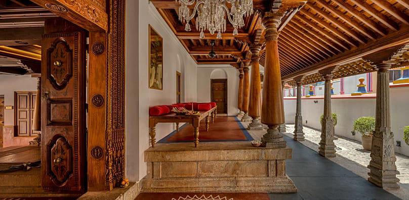 Stay in a restored party mansion in rural India, The 10,000 forgotten mansions of the Chettiar merchants, The downfall of the Chettiars, Chettinad cotton sarees and meals fit for a king