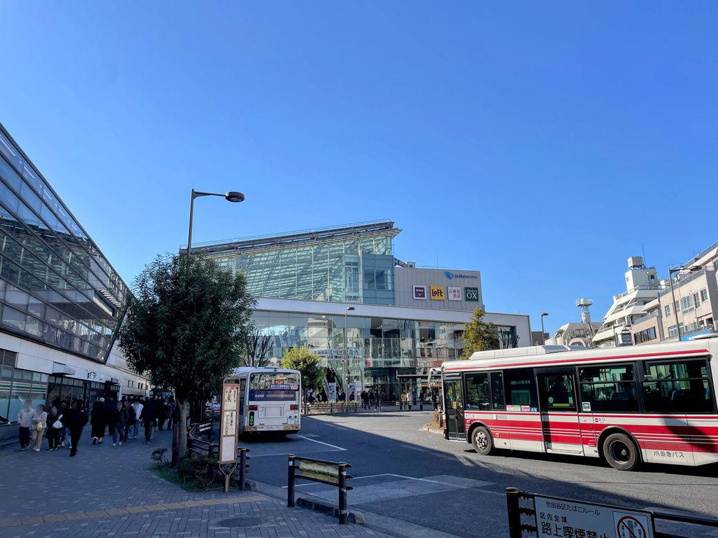 街に住む宗教学者の「経堂愛」, 「経堂迷路」を通り抜けた先に, 生協の売店は見ているだけで楽しい, 経堂はいい意味で「中途半端な街」, 飲食店のレベルが高い理由, 「水曜定休のお店を選ぶといい」, 学生に優しい家賃