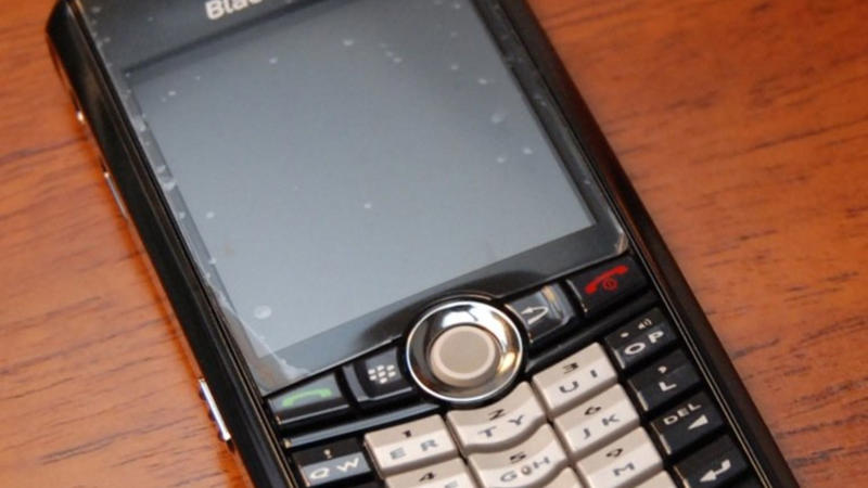 1. Nokia 8110, 2. Sony Ericsson W800, 3. Motorola Razr, 4. Motorola Flipout, 5. Nokia 3310, 6. Nokia 9000, 7. LG Chocolate, 8. Nokia 5110, 9. Motorola StarTAC, 10. Ericsson R380, 11. BlackBerry Bold 9000, 12. LG Rumor Touch, 13. BlackBerry Curve 8900, 14. Motorola Pebl, 15. HTC Legend, 16. Samsung Galaxy Note, 17. iPhone 4/4S, 18. LG U8110, 19. Nokia 7280, 20. BlackBerry Pearl