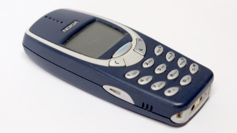 1. Nokia 8110, 2. Sony Ericsson W800, 3. Motorola Razr, 4. Motorola Flipout, 5. Nokia 3310, 6. Nokia 9000, 7. LG Chocolate, 8. Nokia 5110, 9. Motorola StarTAC, 10. Ericsson R380, 11. BlackBerry Bold 9000, 12. LG Rumor Touch, 13. BlackBerry Curve 8900, 14. Motorola Pebl, 15. HTC Legend, 16. Samsung Galaxy Note, 17. iPhone 4/4S, 18. LG U8110, 19. Nokia 7280, 20. BlackBerry Pearl