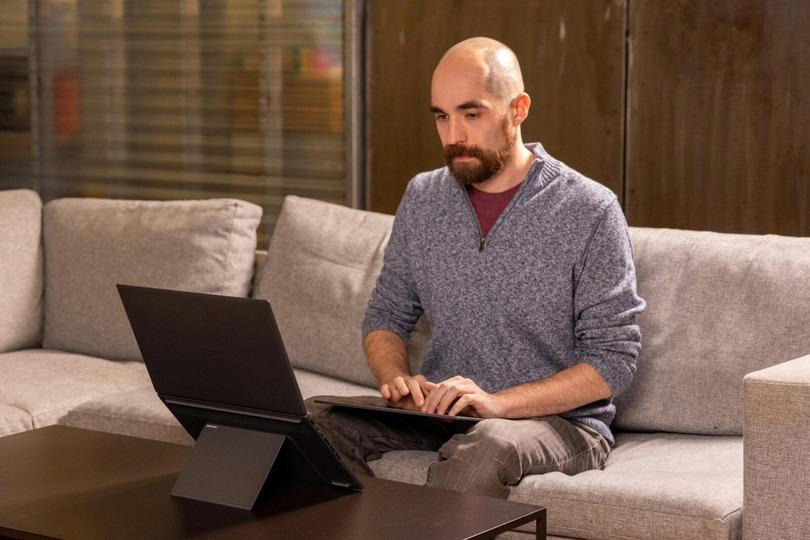 なにも犠牲にしない個性派端末, 思ったほどは分厚くない, Intel Core Ultra Series 3で魅せるパフォーマンス, ゲーミング端末としても使える？