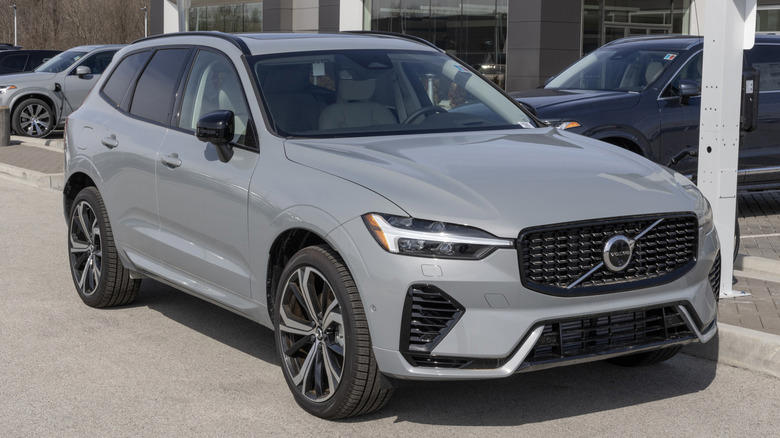 Mercedes M139 hybrid 4‑cylinder (469 hp engine/total 671 hp), Volvo Twincharged I4-cylinder (328 hp engine/total 415 hp), Porsche Twin‑Turbo Flat‑Six (691 hp engine), Ferrari F80 Twin‑Turbo V6 (888 hp engine/total 1,184 hp)