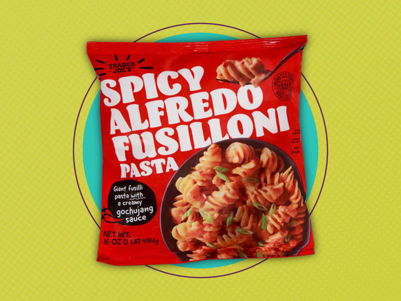 Spicy Alfredo Fusilloni Pasta, Jubilant Sprinkle Cookies, Mini Dark Chocolate Biscuit Cookies, Onion Flowers, Morning Buns, Cookies 'n Cream Mini Sheet Cake