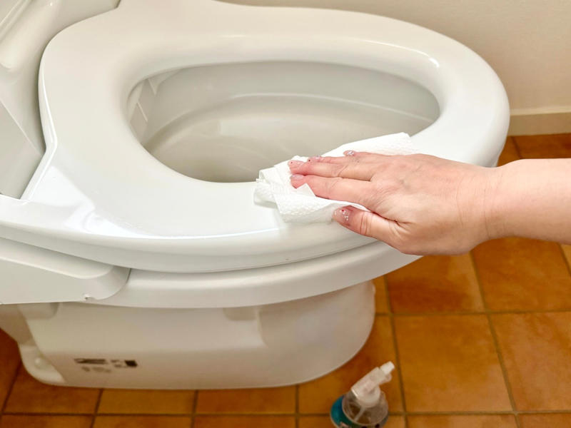 毎日の5分掃除：洗剤×トイレットペーパーでひとふき, 週1の5分掃除：体力いらずのリセットで汚れをためない, 月1の5分掃除：見落としがちな場所もチェック, 毎回完ぺきを目指さなくても大丈夫