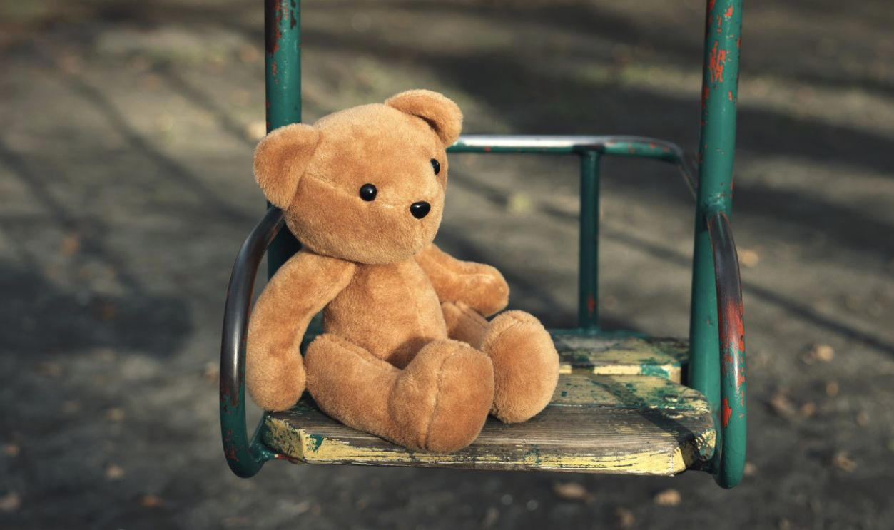 Britannia The Bear: $10,000 Toys Worth Real Money, Princess The Bear: ,000, Britannia The Bear: ,000, Claude The Crab: ,000, Halo The Bear: ,500, Gobbles The Turkey: ,000, Snort The Red Bull: ,000, Peace Bear: ,000, Spangle The Bear: ,000, Pinchers The Lobster: ,500, Employee The Bear: ,000, Mystic The Unicorn (Tan Horn): ,700, Weenie The Dachshund: ,500, #1 Bear: ,500, Iggy The Iguana: ,000, The End Bear: ,000, Pouch The Kangaroo: ,000, Nana The Monkey: ,000, Humphrey The Camel: ,200, Libearty The Bear: ,200, Patti The Platypus: 0–,000, Chilly The Bear: 0, Flutter The Butterfly (Yellow Wings): 8–0, Happy The Hippo: 5