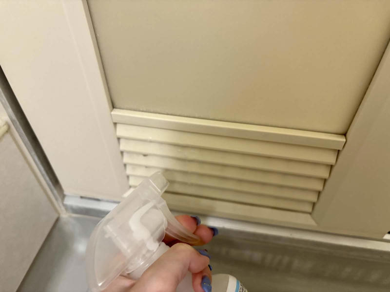 ガラリ・通気口はなぜ汚れやすいのか, クエン酸水を使ったやさしい掃除法, ブラシ仕上げで通気性を回復, 定期的な掃除で快適な空気を保つ