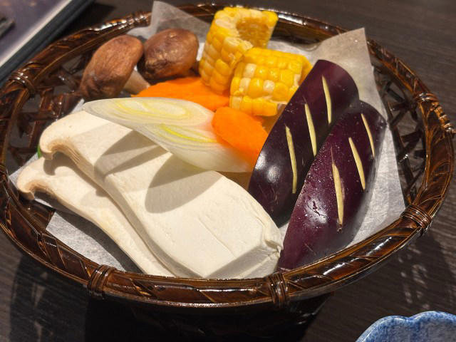 ・人生初の叙々苑へ, ・叙々苑のアラカルト、おそるべし, ・たった3切れの肉に震える, ・食が細くなったときこそ高級焼肉！