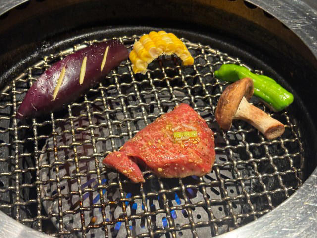 ・人生初の叙々苑へ, ・叙々苑のアラカルト、おそるべし, ・たった3切れの肉に震える, ・食が細くなったときこそ高級焼肉！