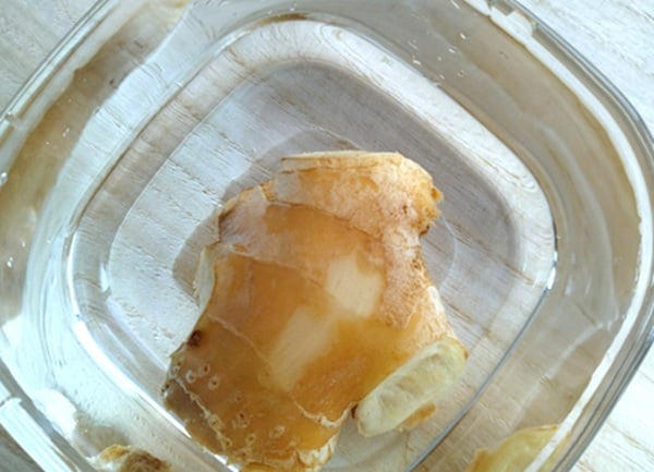 ショウガは乾燥しやすい食材, 水に浸して冷蔵保存する方法, 水に浸した場合と浸さない場合を比較, ちょっとした工夫で乾燥対策に