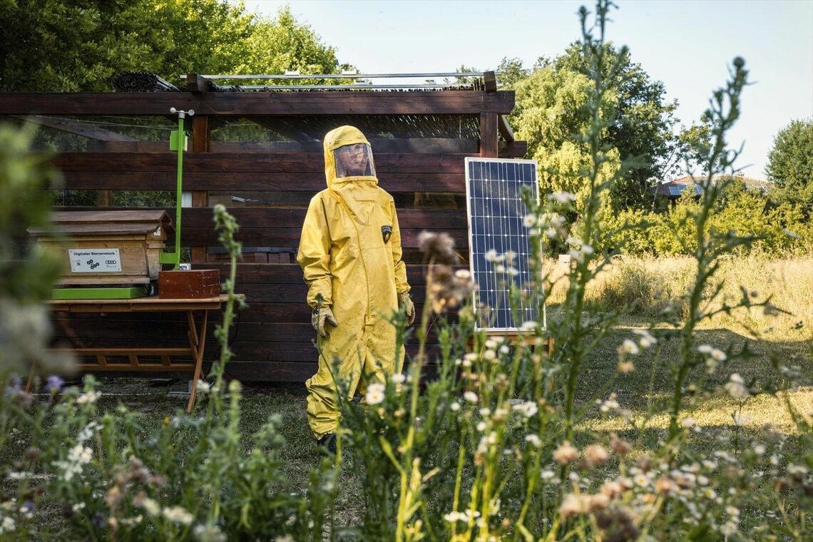 製造部門の最高責任者、ニッコリ氏に聞く, 規模拡大とともに重くなる社会的責任, イタリア初の「ネットゼロ」ビル、太陽光発電の設置, 生産の自動化への考え方