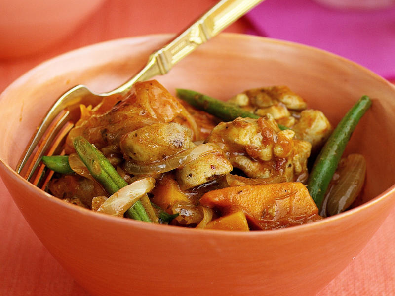 Make butter chicken roti pies in your pie maker , Slow-cooker butter chicken , Butter chicken puff pastry hand pies , Slow cooker butter chicken , Butter chicken in your pressure cooker , Butter chicken with spinach and mustard seeds , Zingy butter chicken curry , Butter chicken drumsticks