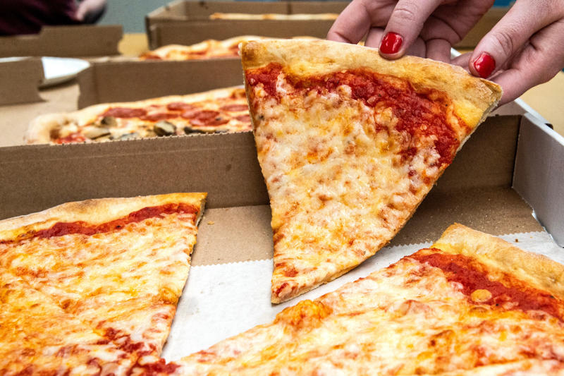 'Miracle on Slice': Underdog took down pizza giant in Round 3, Round 3 recap: Big wins, narrow escapes in Munch Madness, Cafe Napoli vs Tony &amp; Dominick's Pizza in Round 4 preview, Pizza By Elizabeths vs DiMeo's Pizza in Round 4 preview, Nicola Pizza vs Dom's NY Style Pizzeria in Round 4 preview, Charlie's Pizza vs Anthony's Coal Fired Pizza in Round 4 preview, How does the Munch Madness best pizza in Delaware tournament work? , How do I vote for my favorite Delaware pizza? 