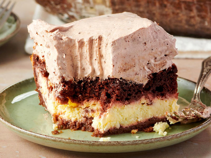 Italian Love Cake, Easy Garlic-Lemon Scallops, Chicken au Poivre, Mardi Gras Pasta, 3-Ingredient Cottage Cheese Bites