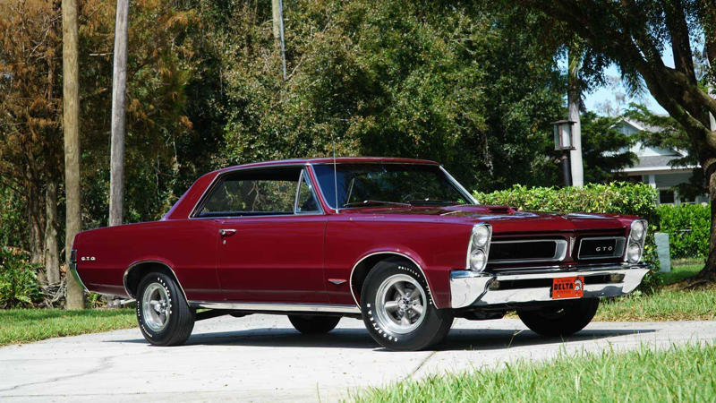 Several Full-Size Family Cars From The '60s Secretly Had Big-Block Power , The Chevy Biscayne 409 Is A Legendary Sleeper With A Racy Engine , The Biscayne 409 Is Becoming Very Valuable , Why Did These Family Cars Offer Racing Engines