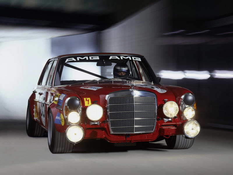 1. Toyota 1UZ-FE, 2. Chevrolet Small Block 350 (L31 Vortec), 3. Ford 4.6L Modular V8, 4. Chrysler 318 (5.2L LA/Magnum), 5. Mercedes-Benz M117