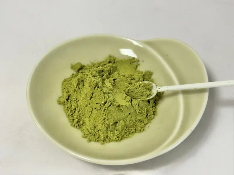 お茶の成分を丸ごと味わえる　とけるお茶・玄米茶（70g 1,080円）, 江戸から受け継がれる十五代の歩み, 静岡へ通い続けた日々と、「本物」を知るための努力, 伝統を守りながら、時代に合わせた商品を
