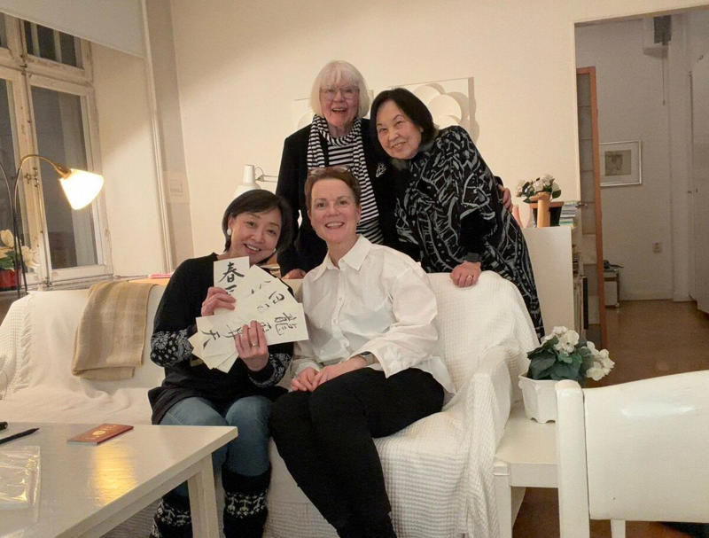故郷スウェーデンで迎えた還暦。長い長い誕生日を過ごして, ストックホルムで迎えた誕生日前日に思わぬサプライズ！, 60年越しに、母のおなかにいる私を思い父が書いた「書」と再会, 同窓会での話題は孫自慢。子どもがいない私が感じること, 人生は人それぞれ。60歳で赤子に戻り、新たな目標を立てる