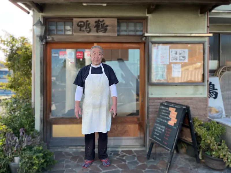 漁師町で愛される老舗。夫婦で営む温かな海鮮処, 二度揚げで旨みを閉じ込めた「エボ鯛から揚げ」, 祖母の家庭料理から生まれた「まぐろのコロッケ」, 丁寧な仕事が生む、忘れられない美味しさ
