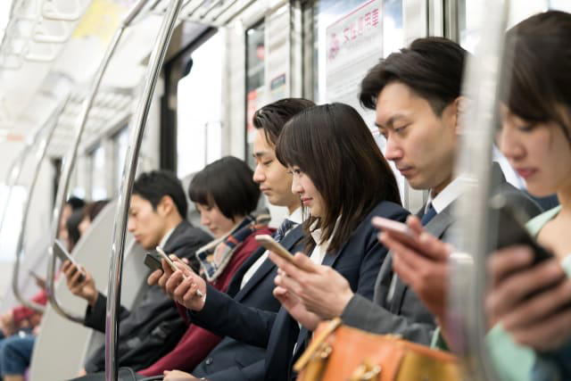 何種類の投信を選んでいる？ 最多は「投信1種類だけ」, 図表1 加入者が選択している投資信託の種類数, 投信1種類では「バランス型」「国内株式」「外国株式」が上位, 図表2 投信を1種類だけ選択している人の投資先, 投信2～3種類になると増える「内外株のセット」と“重複”, 図表3 投信を2種類選択している人の組み合わせ上位, 図表4 投信を3種類選択している人の組み合わせ上位, 4～5種類では「主要4資産」や「バランス＋主要4資産」が中心に, 図表5 投信を4種類選択している人の組み合わせ上位, バランス型・TDFを選びながら、さらに他の投信を足す人が多い, 分散の第一歩は「本数」より「役割」と「重なり」の点検から