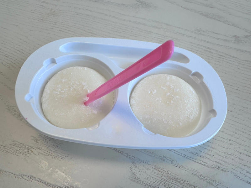雪見だいふくのフォーク、再利用したい, 巾着のひもを通すのに使える, 1.先端にひもを引っかけます。, 2.右から左へ通します, 3.引き抜きます, ひも通しがなくても大丈夫