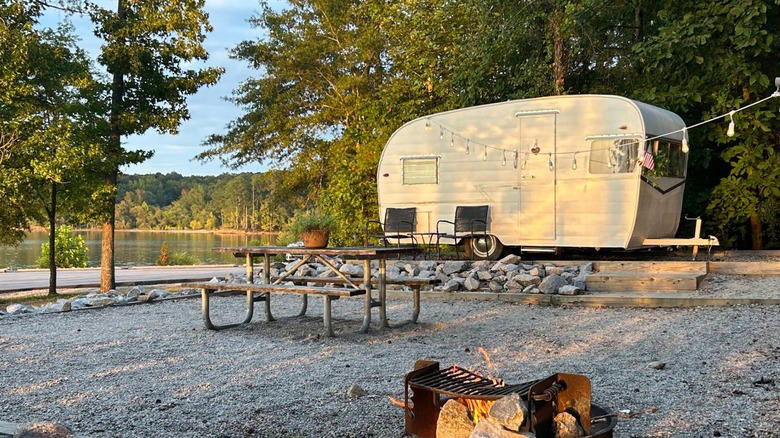 Western mountains: Nantahala National Forest, Foothills: South Mountains State Park, Piedmont lakes: Kerr Lake State Recreation Area, Outer Banks beaches: Oregon Inlet Campground, Southeast coastline: Carolina Beach State Park, Methodology