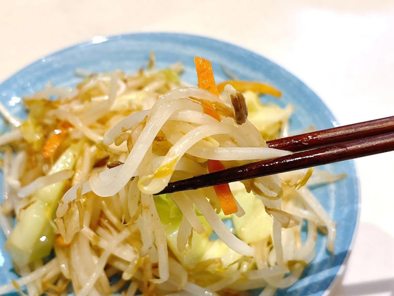 手順1．野菜を食べやすい大きさにカットします, 手順2．フライパンにマヨネーズを入れ、火にかけます, 手順3．マヨネーズがジュワッとしてきたところで、野菜を入れて炒めます, 手順4．味付けをしたらできあがり