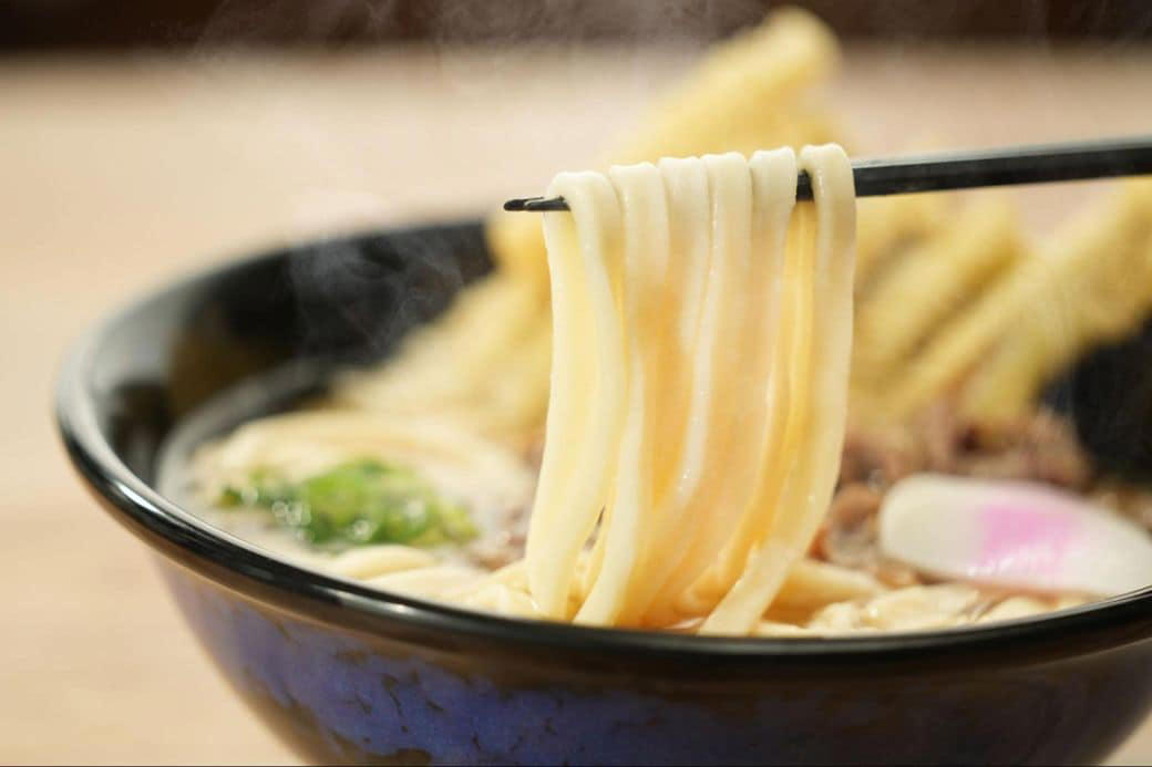 おそるおそるなじみの味を食べてみると…, 全国展開は「水」の把握から始まる, 新店ができるたびに、一から味を確かめる, 「職人の感覚」を言語化する, 出店拡大で強固になった「資さん」らしさ