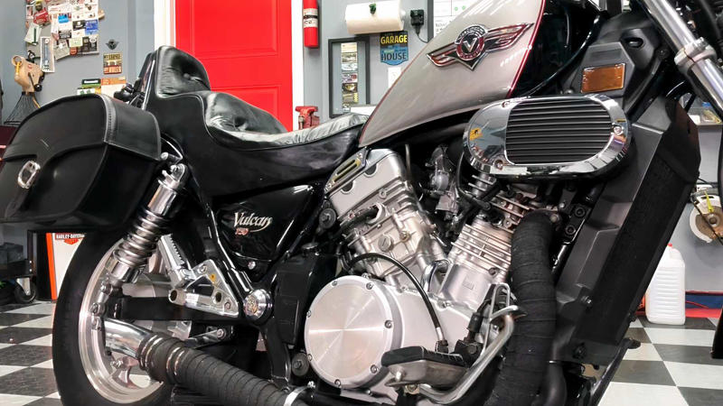 The 1983 Tariff And The 699cc Loophole , The 1985 Kawasaki Vulcan 750 And The Performance Gap , Sophistication Over Tradition , The Cultural Pivot And The Vulcan 800 , How The Vulcan Saved Harley-Davidson