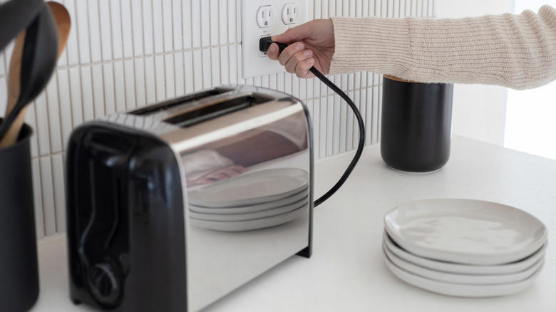 Space heaters, Portable air conditioners, Candle and wax warmers, Clothes iron, Electric hair and beauty tools, accessories, Air fryer, Coffee maker, Toaster oven, Pop up toaster