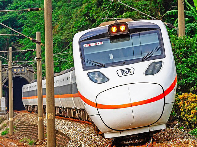橋梁やトンネルのサイズが日本と同じ, ダイヤの乱れを防げる, 車両用意期間を1/2に短縮、コスト削減も, アフターサービスで、台湾も日本も得をする