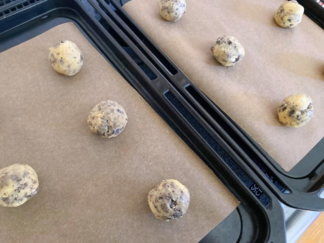 【ゴロっと大きめに砕くのです】, 【チョコチップ→ブラックサンダーにチェンジ】, 【サイズ違いで焼いてみた】, 【30gおすすめです！】