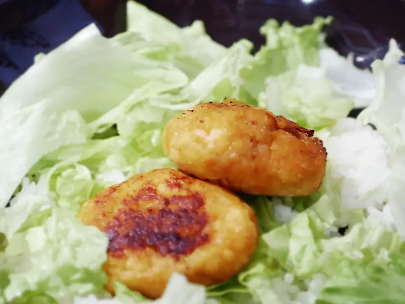 日常に寄り添う、“選べる美味しさ”がある店, ここでしか味わえない、ロコモコらしさ×自家製タコスソース, 豆腐から生まれた、満足感ある“豆腐ベジバーグ”, カフェタイムまで楽しみたい、人気のスイーツ, “軽やかさ”も美味しさの選択肢に