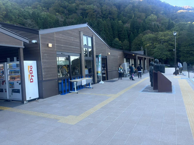 グルメと絶景を満喫！ 秋田県の道の駅5選, 1｜約20万㎡の広大な敷地！ 天王スカイタワーと温泉の総合レジャースポット, 道の駅 てんのう（潟上市） , 2｜高さ100mの無料展望とレトロ自販機が楽しい、 秋田港のシンボルタワー！, 3｜海鮮になまはげ、秋田犬にも会える男鹿半島の玄関口, 4｜秋田県最新！ びっくりグルメが味わえる十和田湖畔初の道の駅, 5｜東北を代表する道の駅！ 日本海と夕日が眺められる展望温泉に感動！, 【まとめ】規格外の魅力がそろう秋田県の道の駅