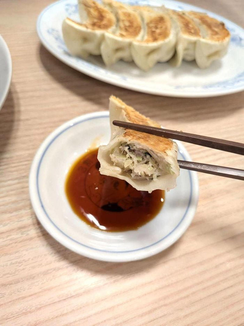 日高屋ですら一杯420円の中、400円のラーメンがある！？, 埼玉発のローカル中華チェーンへ, レンゲが止まらなくなるあっさりスープ, 焼餃子をプラスしてお腹も心も満たされる, なぜ素ラーメンが登場した？, 素ラーメンの幅広い楽しみ方, 「3割うまい！！」を守って値付けしたら400円になった