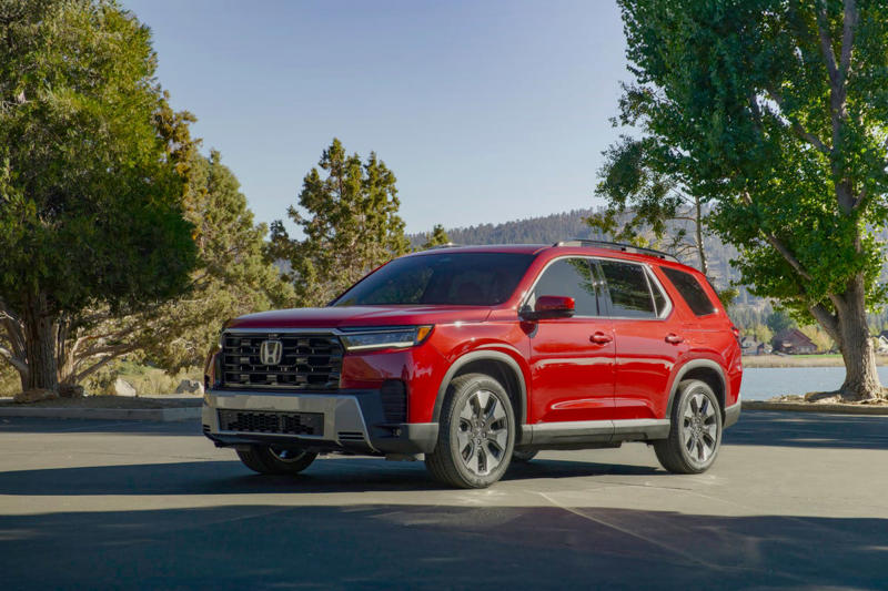 2025 Hyundai Santa Fe, 2025 Mazda CX-90, 2025 Toyota Grand Highlander, 2025 Genesis GV80, 2025 Volvo XC90, 2025 Chevrolet Tahoe / Suburban, 2025 Ford Expedition, 2025 Lexus GX, 2025 GMC Yukon, 2025 BMW X7, 2025 Cadillac Escalade, 2025 Mercedes-Benz GLS-Class, 2025 Lincoln Navigator, 2025 Lexus LX, 2025 Land Rover Range Rover