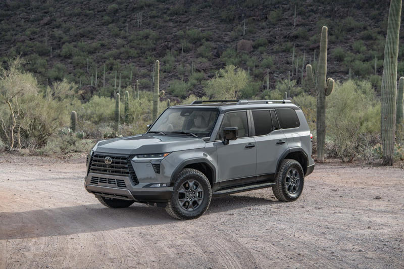 2025 Hyundai Santa Fe, 2025 Mazda CX-90, 2025 Toyota Grand Highlander, 2025 Genesis GV80, 2025 Volvo XC90, 2025 Chevrolet Tahoe / Suburban, 2025 Ford Expedition, 2025 Lexus GX, 2025 GMC Yukon, 2025 BMW X7, 2025 Cadillac Escalade, 2025 Mercedes-Benz GLS-Class, 2025 Lincoln Navigator, 2025 Lexus LX, 2025 Land Rover Range Rover
