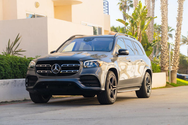 2025 Hyundai Santa Fe, 2025 Mazda CX-90, 2025 Toyota Grand Highlander, 2025 Genesis GV80, 2025 Volvo XC90, 2025 Chevrolet Tahoe / Suburban, 2025 Ford Expedition, 2025 Lexus GX, 2025 GMC Yukon, 2025 BMW X7, 2025 Cadillac Escalade, 2025 Mercedes-Benz GLS-Class, 2025 Lincoln Navigator, 2025 Lexus LX, 2025 Land Rover Range Rover