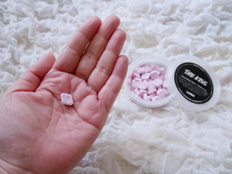 【これはさすがに「KISS」です】, 【まるでお菓子な歯磨きタブレット】, 【パンチある色でしっかり磨く！】, 【マウスケアにもときめきを】