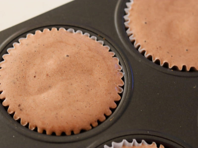 チョコチップココアのカップシフォンケーキを作るのにかかる時間, チョコチップココアのカップシフォンケーキのカロリー, チョコチップココアのカップシフォンケーキのレシピ, チョコチップココアのカップシフォンケーキの材料（マフィン型6個分）, チョコチップココアのカップシフォンケーキの作り方