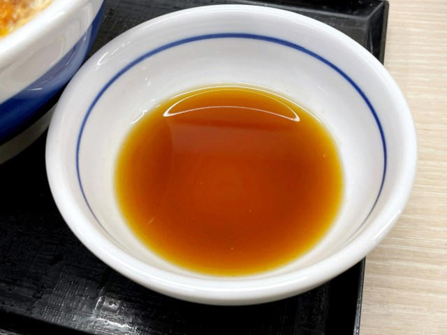 ・「かつや」新商品, ・伝家の宝刀「うどんオンザライス」, ・海老フライ、ロースカツ、白菜, ・丼を選ぶべき理由