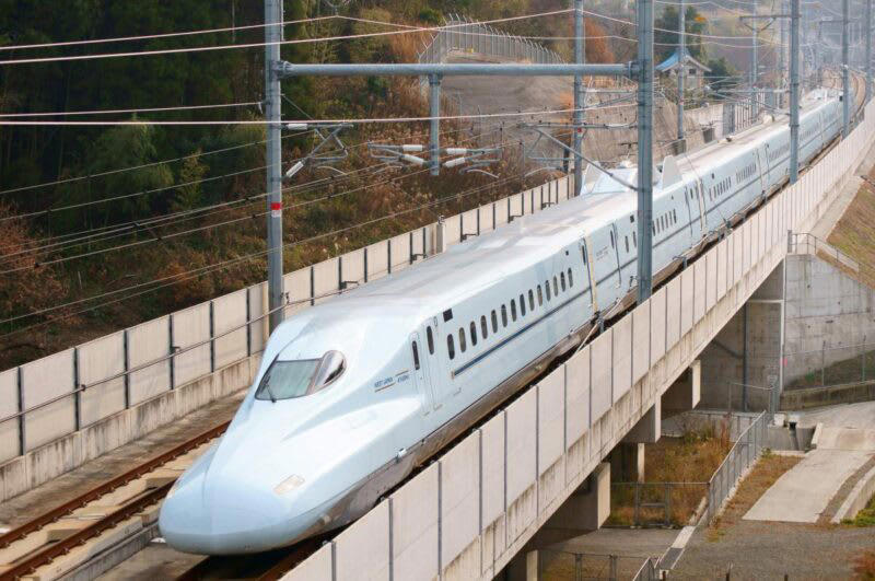 九州新幹線全線開業15周年を記念する「つばめの大冒険」, 第1弾：運を味方に！「九州ドリームガチャ・フリーきっぷ」, 必ず当たる！「空くじなし」の豪華くじ, ダブルチャンスで15,000ポイントの還元も, 第2弾：GW前を駆け抜ける！「九州大冒険きっぷ」, 圧倒的なコストパフォーマンス, 商品概要と購入時の注意点, 九州ドリームガチャ・フリーきっぷ, 九州大冒険きっぷ