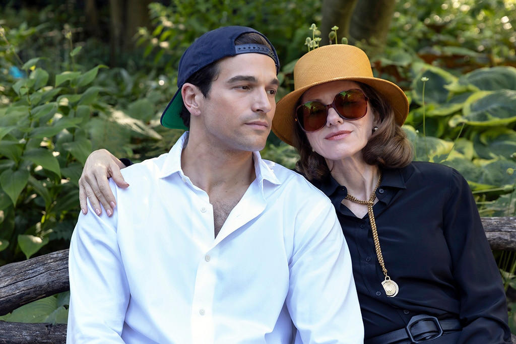 What Really Happened to Dary Hannah's Dog? Paparazzi Swarm JFK Jr. and Carolyn as They Return From Their Honeymoon, Recreating Carolyn's Look, John Tries to Reason With the Paparazzi, Carolyn Almost Goes to Work for Ralph Lauren, Carolyn and John First Lay Eyes on Each Other at a Gala, Was JFK Jr. Super Late to His First Dinner Date With Carolyn?, What Really Happened to Dary Hannah's Dog?, JFK Jr. Forgets His Keys, Carolyn Meets Caroline for the First Time on Her Birthday, John Gets an Anonymous Note Claiming Carolyn Is Bad News, Carolyn Says She Needs to Think About It When John Proposes, The Truth About JFK Jr. and Carolyn's Fight in the Park, Ethel Kennedy Summons Carolyn Bessette for a Chat, Why Carolyn Asked Caroline Kennedy to Be Her Maid of Honor, Did Calvin Klein Expect to Design Carolyn Bessette's Wedding Dress?, Carolyn Bessette's Wedding Dress Drama