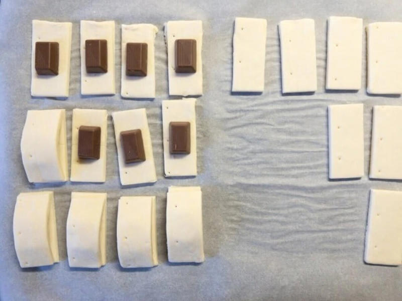 DARSで作るミニチョコパイ, ミニチョコパイの材料（12個分・約74kcal／1個）, ミニチョコパイの作り方（調理時間：約25分）, チョコレートクランチ, チョコレートクランチの材料（6個・約76kcal／1個）, チョコレートクランチの作り方（調理時間：約15分）, ロッキーロードの材料（約515kcal／100g）, ロッキーロードの作り方（調理時間：約20分）, 材料たったの2つ！チョコレートバーク, チョコレートバークの材料（約537kcal／100g）, チョコレートバークの作り方（調理時間：約15分）