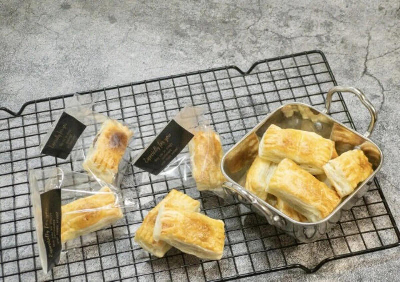 DARSで作るミニチョコパイ, ミニチョコパイの材料（12個分・約74kcal／1個）, ミニチョコパイの作り方（調理時間：約25分）, チョコレートクランチ, チョコレートクランチの材料（6個・約76kcal／1個）, チョコレートクランチの作り方（調理時間：約15分）, ロッキーロードの材料（約515kcal／100g）, ロッキーロードの作り方（調理時間：約20分）, 材料たったの2つ！チョコレートバーク, チョコレートバークの材料（約537kcal／100g）, チョコレートバークの作り方（調理時間：約15分）