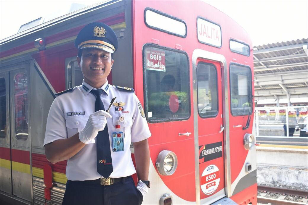 引退イベントの目玉は「元東急8500系」, 「加速が力強い」運転士が語る8500系, 日本語の「ありがとー」に見送られ…, 鉄道ファンの数は「豊かになった証拠」, 日本の中古車両が変えた「ファン文化」, 日本の中古車両は「郷愁」の対象に
