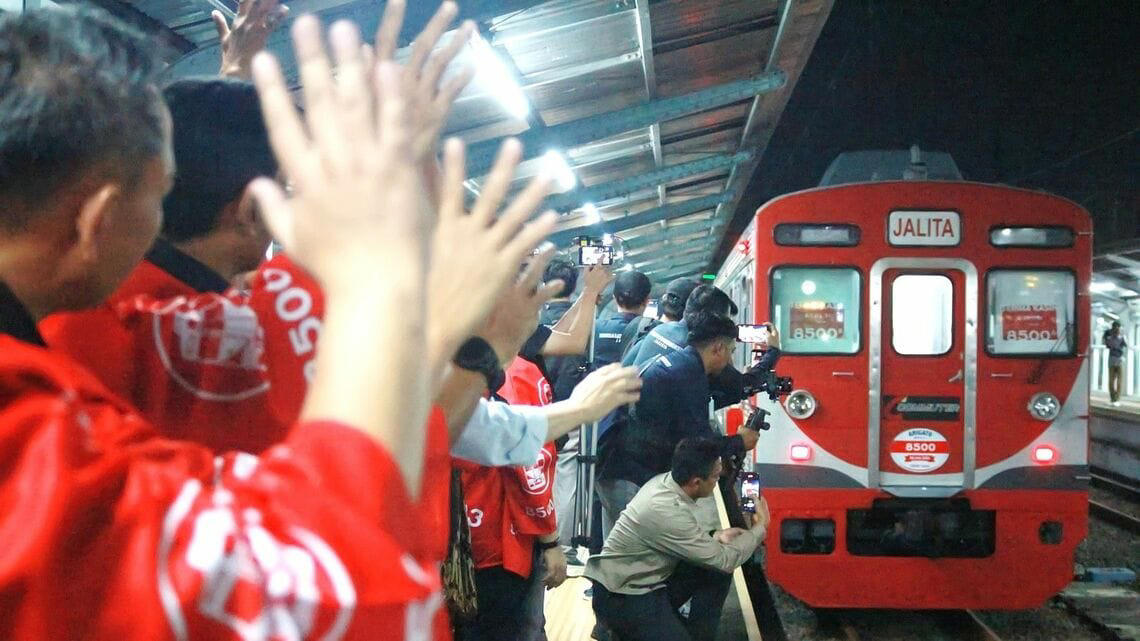 引退イベントの目玉は「元東急8500系」, 「加速が力強い」運転士が語る8500系, 日本語の「ありがとー」に見送られ…, 鉄道ファンの数は「豊かになった証拠」, 日本の中古車両が変えた「ファン文化」, 日本の中古車両は「郷愁」の対象に